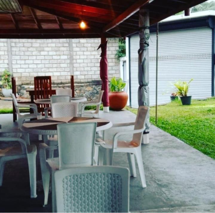 Tharurashmi Sea Pond Villa & Surf Hostel - Hiriketiya Dickwella Exterior photo